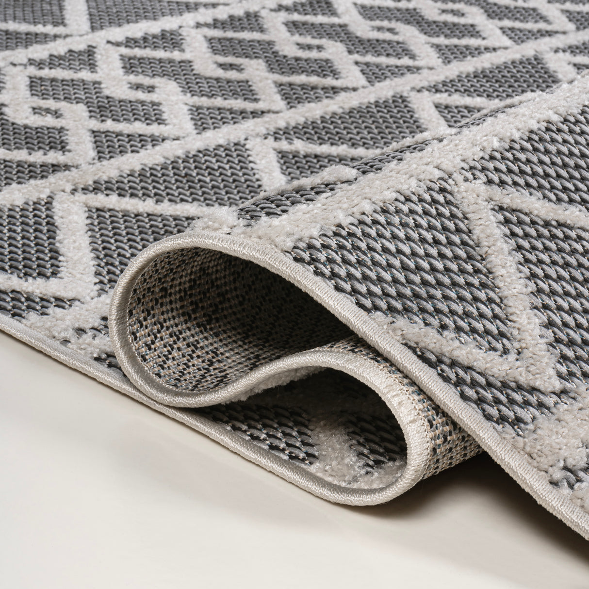 Aylan high-low pile knotted trellis geometric indoor/outdoor runner rug