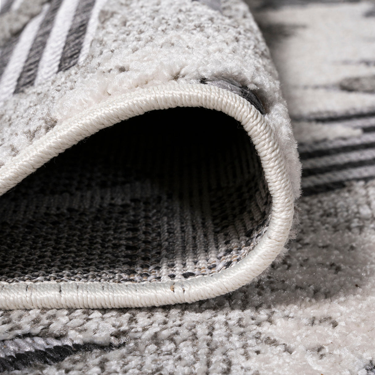 Sumak High-Low Pile Neutral Diamond Kilim Indoor/Outdoor Runner Rug