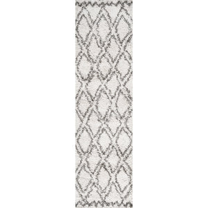 Soller Diamond Trellis Shag Runner Rug