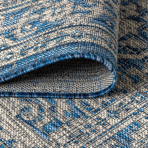 Sinjuri Medallion Textured Indoor/Outdoor Square Area Rug