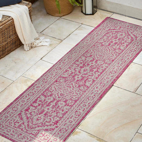 Sinjuri Medallion Textured Weave Indoor/Outdoor Runner Rug