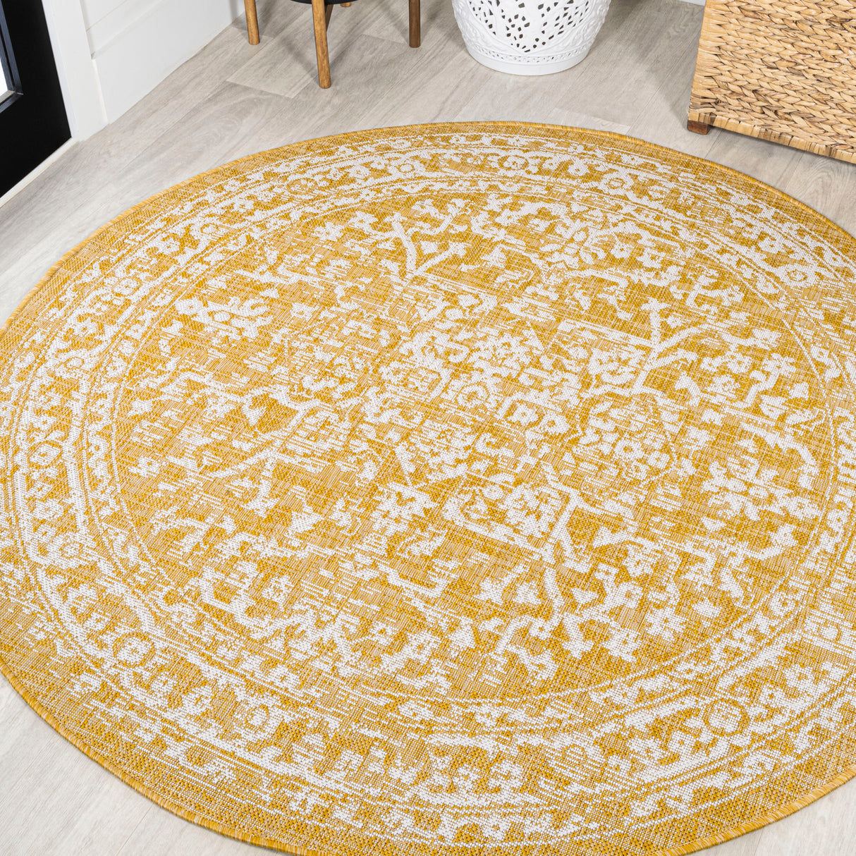 Malta Bohemian Medallion Textured Weave Indoor/Outdoor Round Area Rug