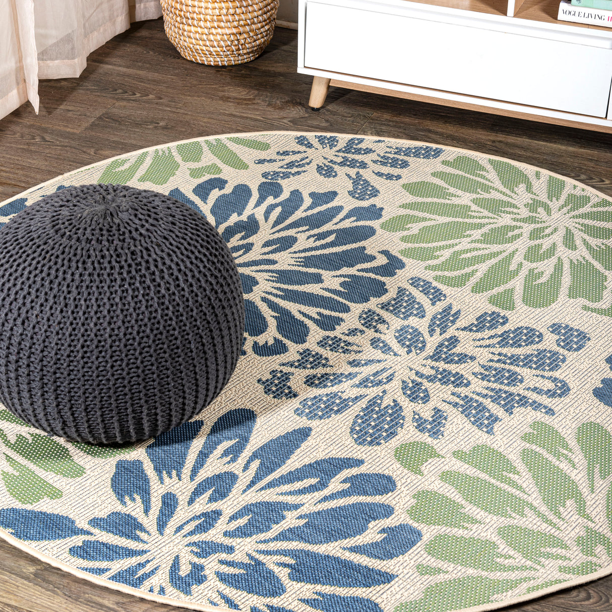 Zinnia Modern Floral Textured Weave Indoor/Outdoor Round Area Rug
