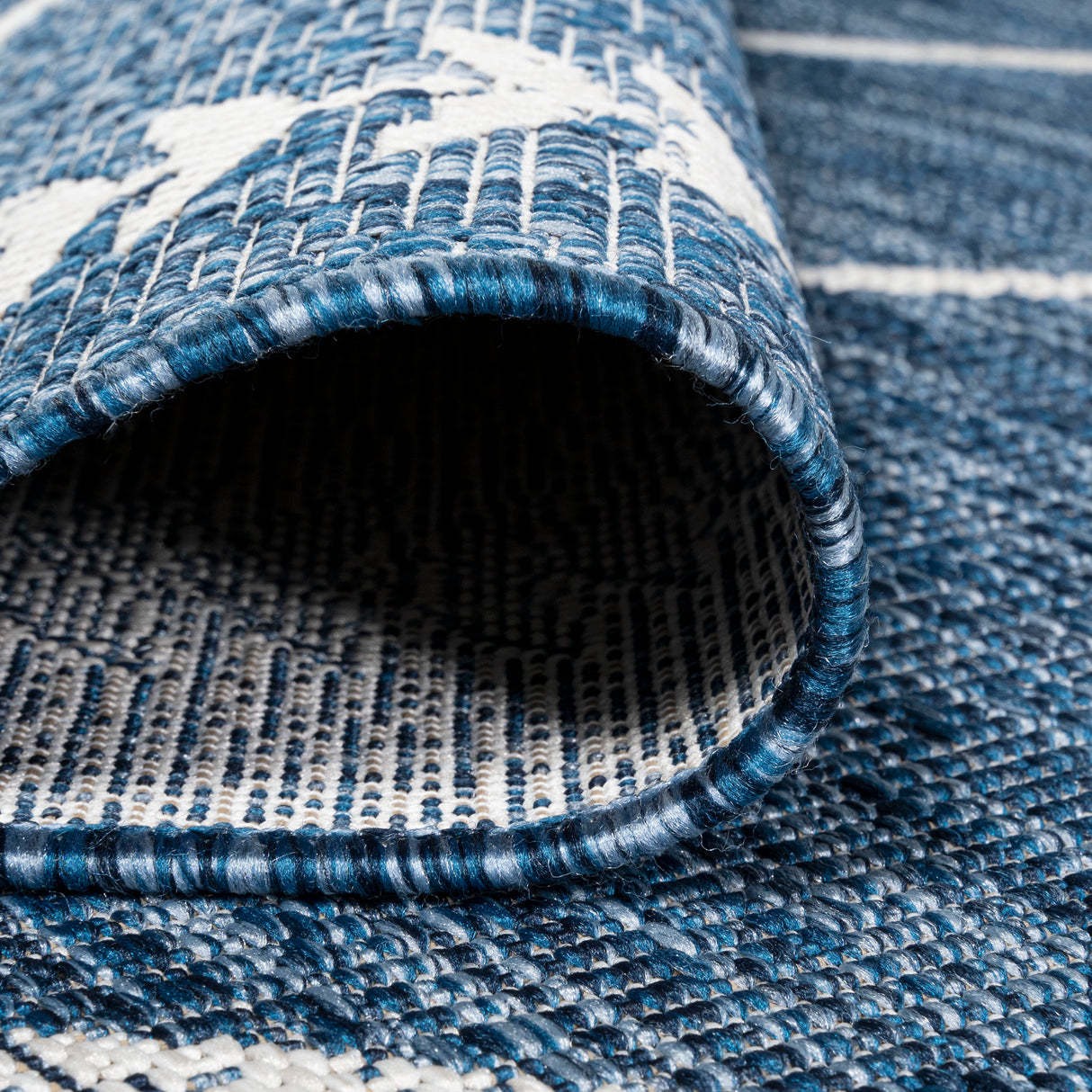 Derya Tribal Diamond Trellis Indoor/Outdoor Runner Rug