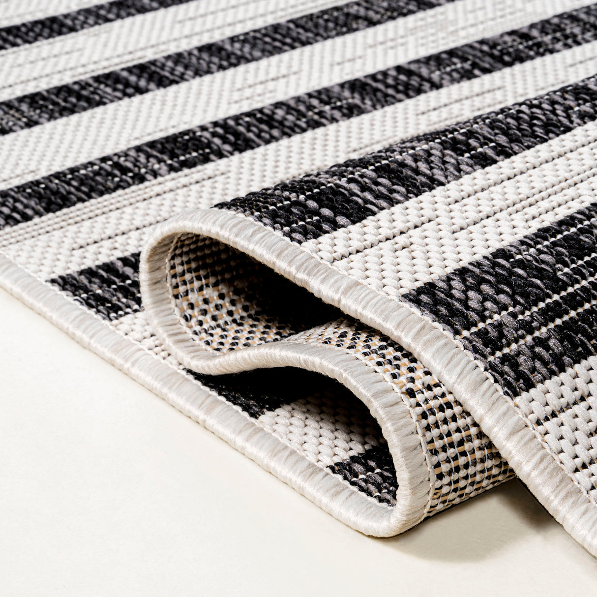 Sukie Modern Offset Stripe Indoor/Outdoor Runner Rug