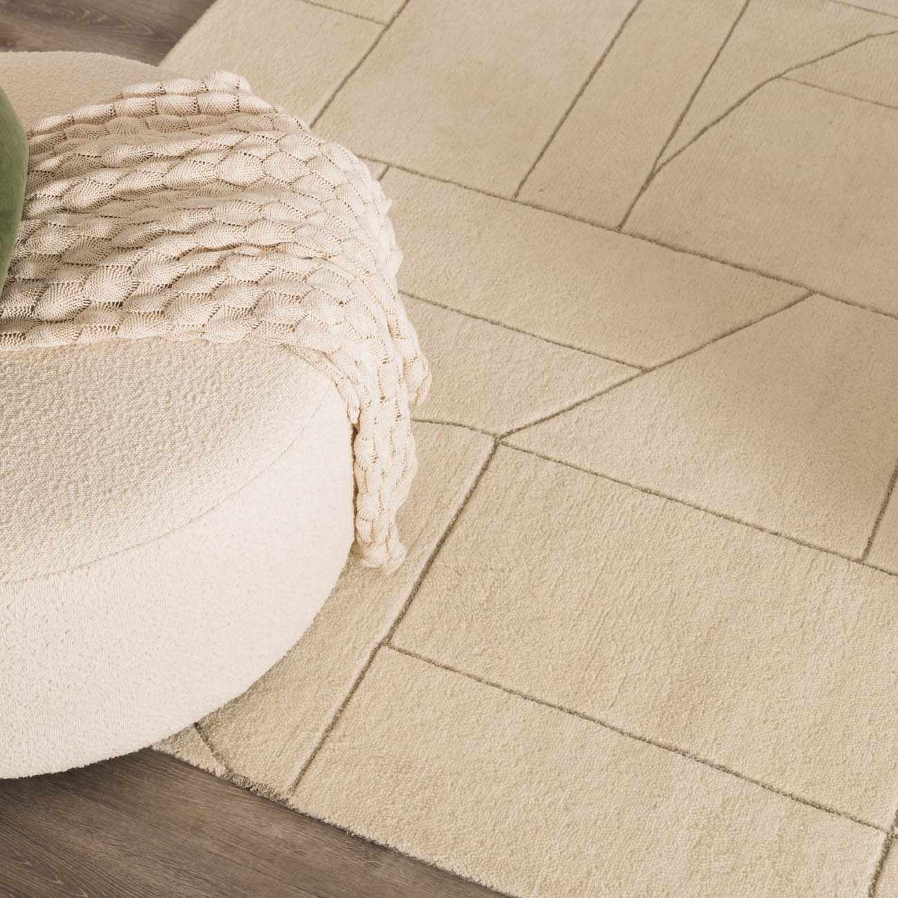 Fusao Off White Area Rug