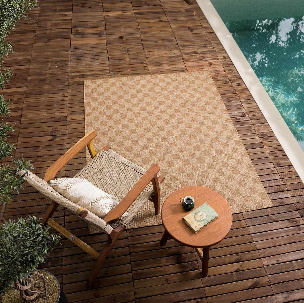 Kuval Checkered Brown Rug