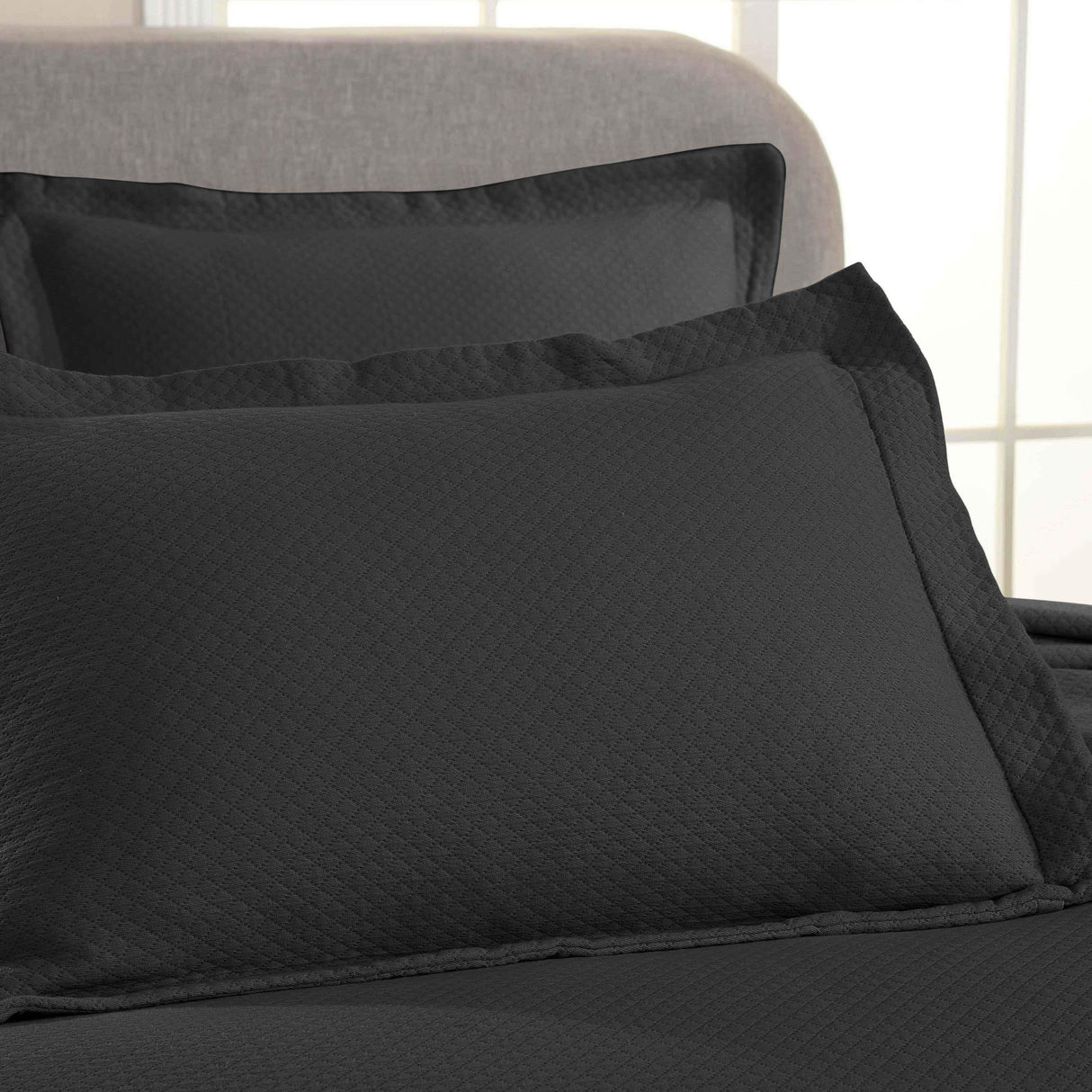 Solitaire Jacquard Matelassé Cotton Diamond Solitaire Bedspread Set - Bedspread by Superior Brand