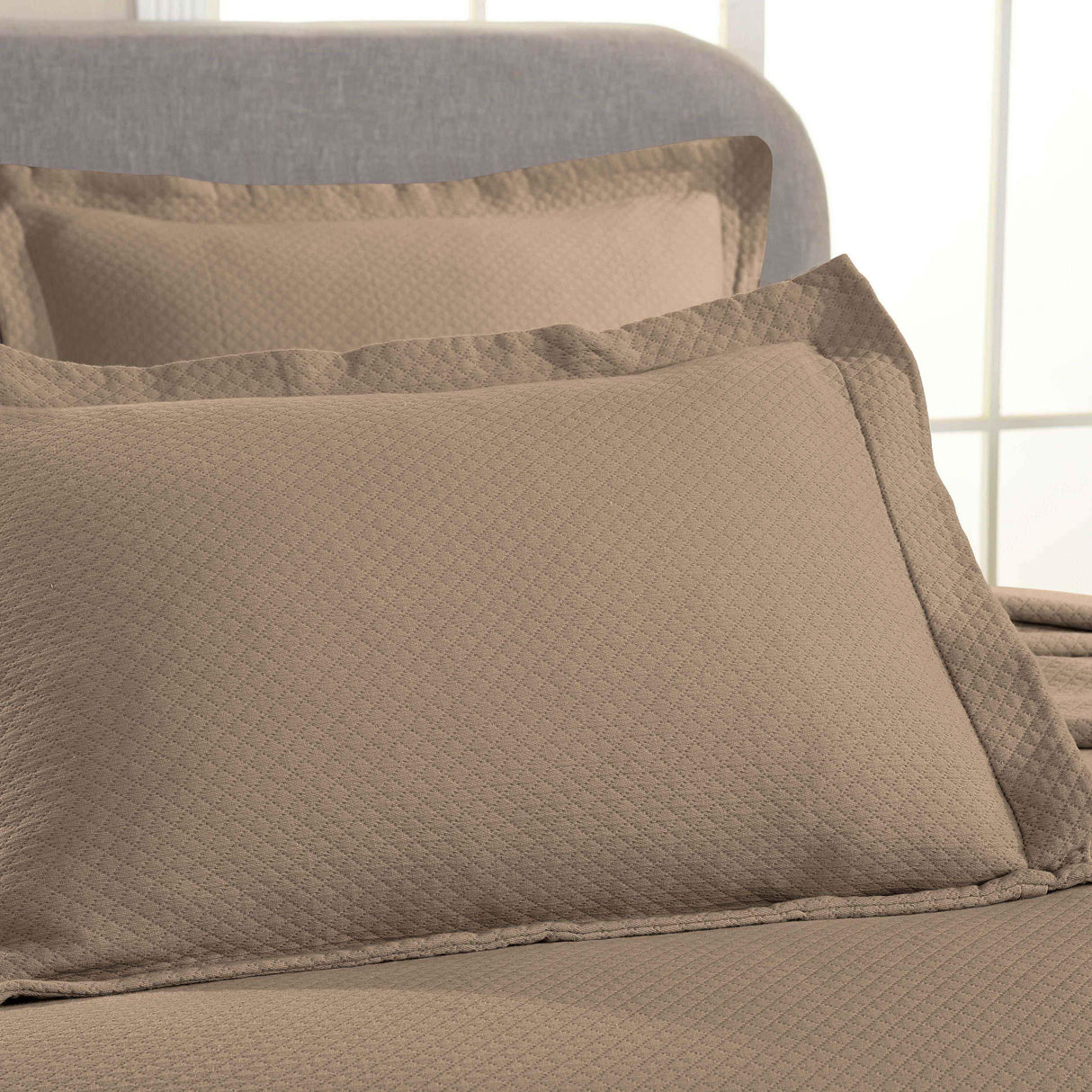 Solitaire Jacquard Matelassé Cotton Diamond Solitaire Bedspread Set - Bedspread by Superior Brand