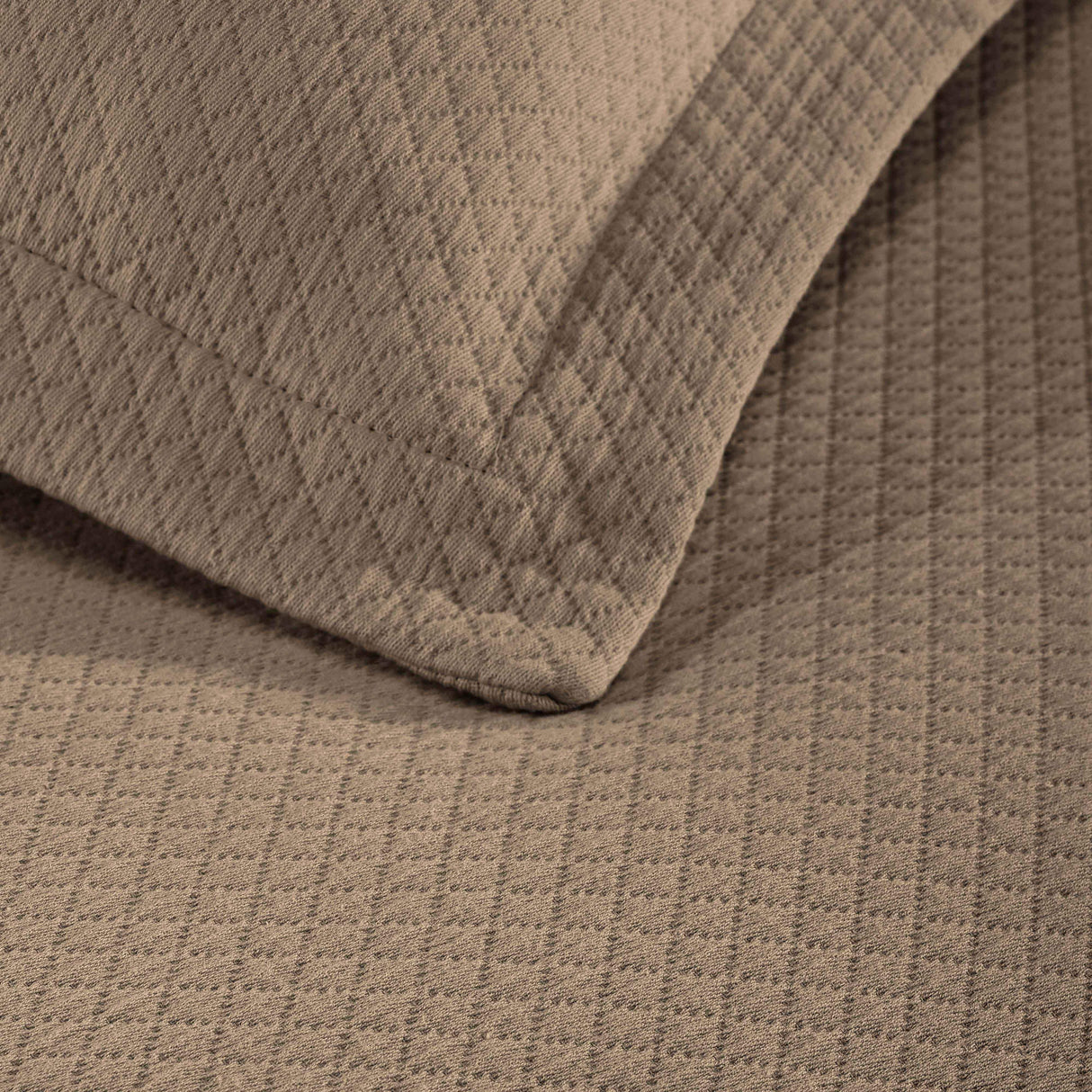 Solitaire Jacquard Matelassé Cotton Diamond Solitaire Bedspread Set - Bedspread by Superior Brand
