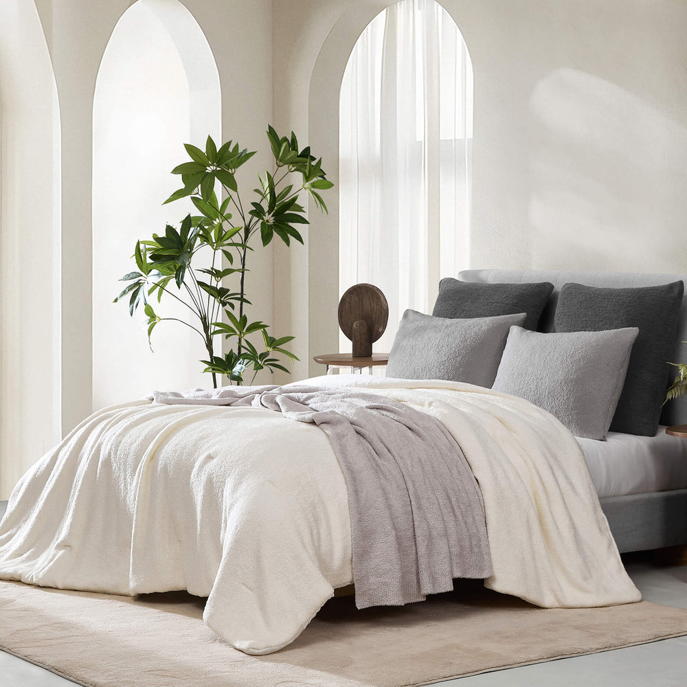 Cloud Silque Stitch Comforter