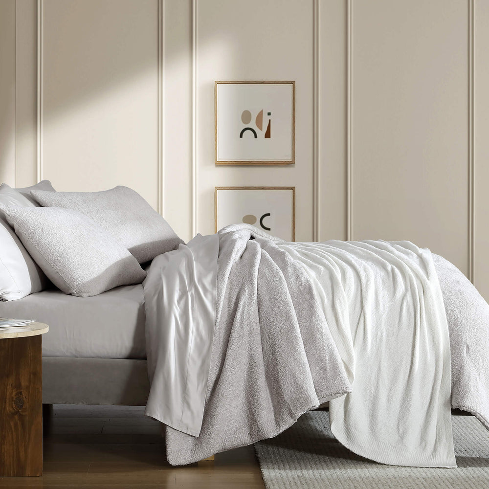 Cloud Silque Stitch Comforter
