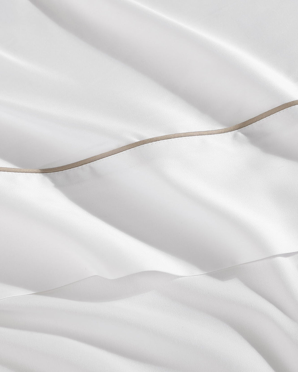 Lumière Luxe Top Sheet with Piping