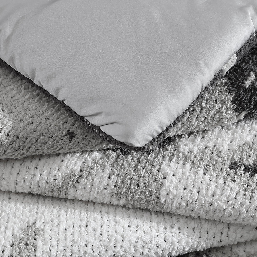 Double Snug Pixel Comforter