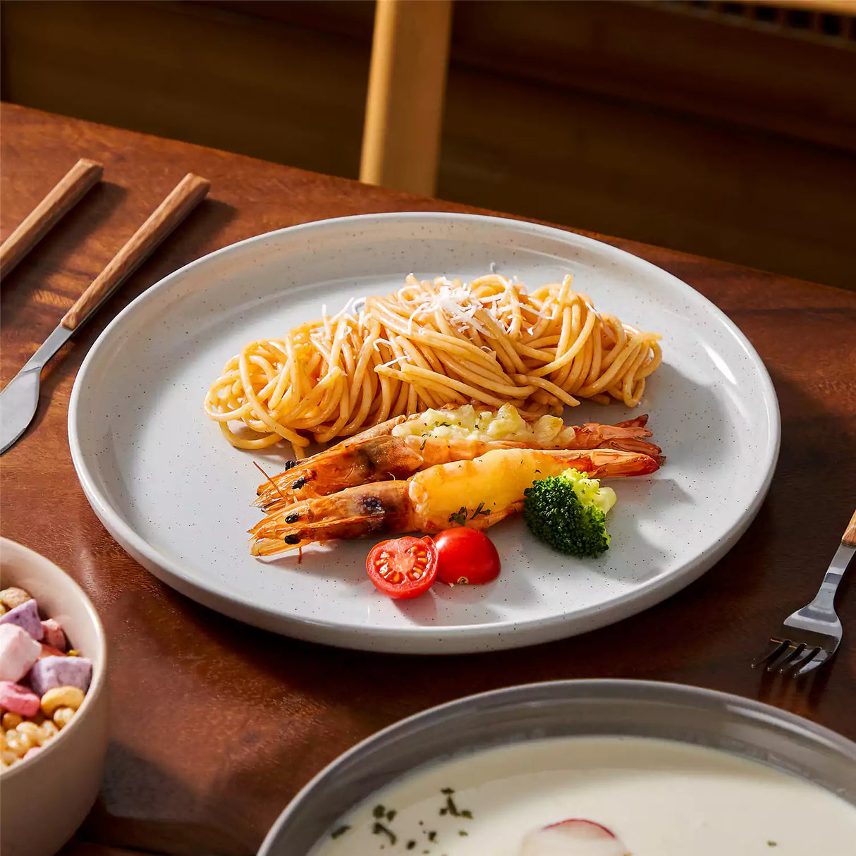 Tara 16 Piece Dinnerware Set