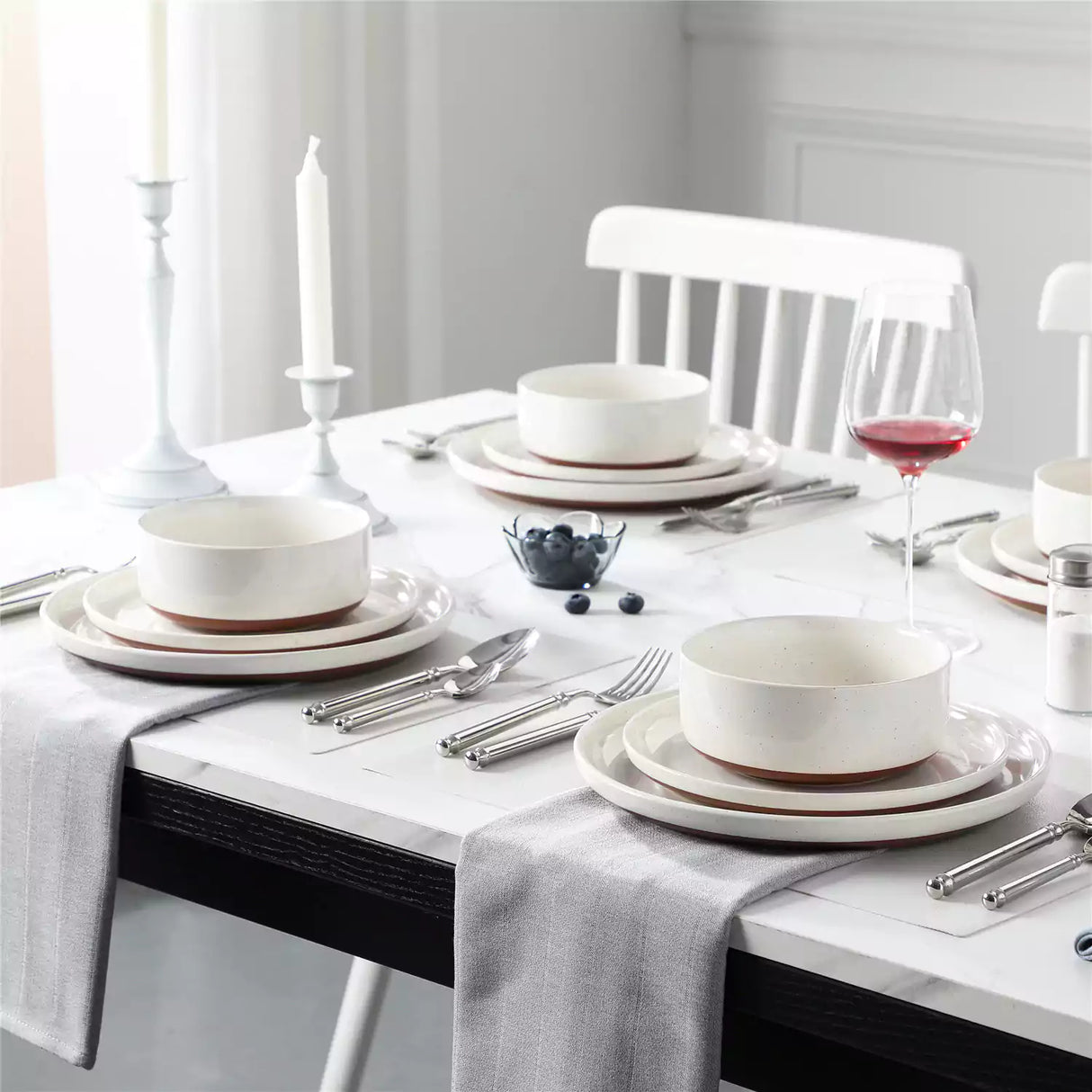 Tara Brown 18 Piece Dinnerware Set