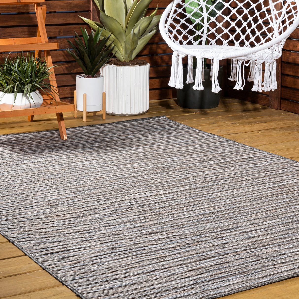 Finn Modern Unique Farmhouse Pinstripe Indoor/Outdoor Area Rug
