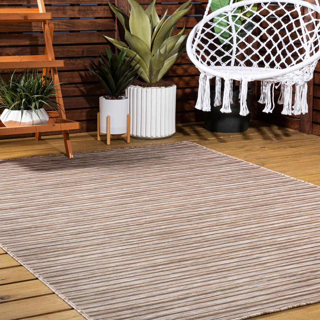 Finn Modern Unique Farmhouse Pinstripe Indoor/Outdoor Area Rug