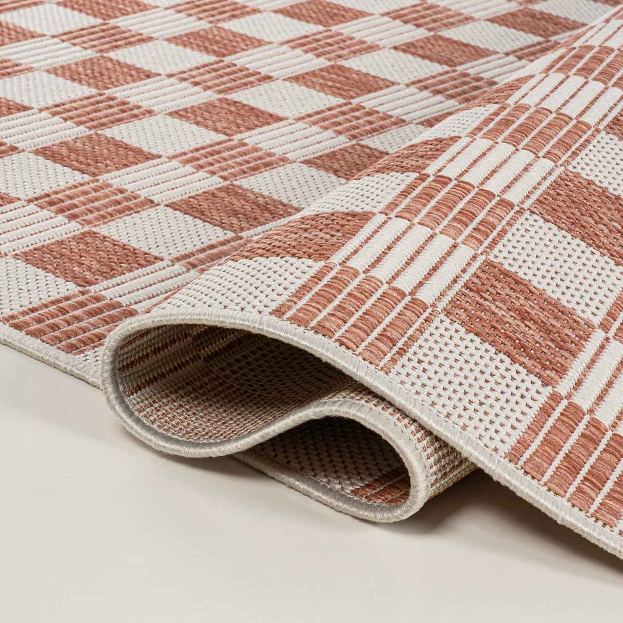 Aimee Traditional Cottage Chic Checkerboard Indoor/Outdoor Area Rug