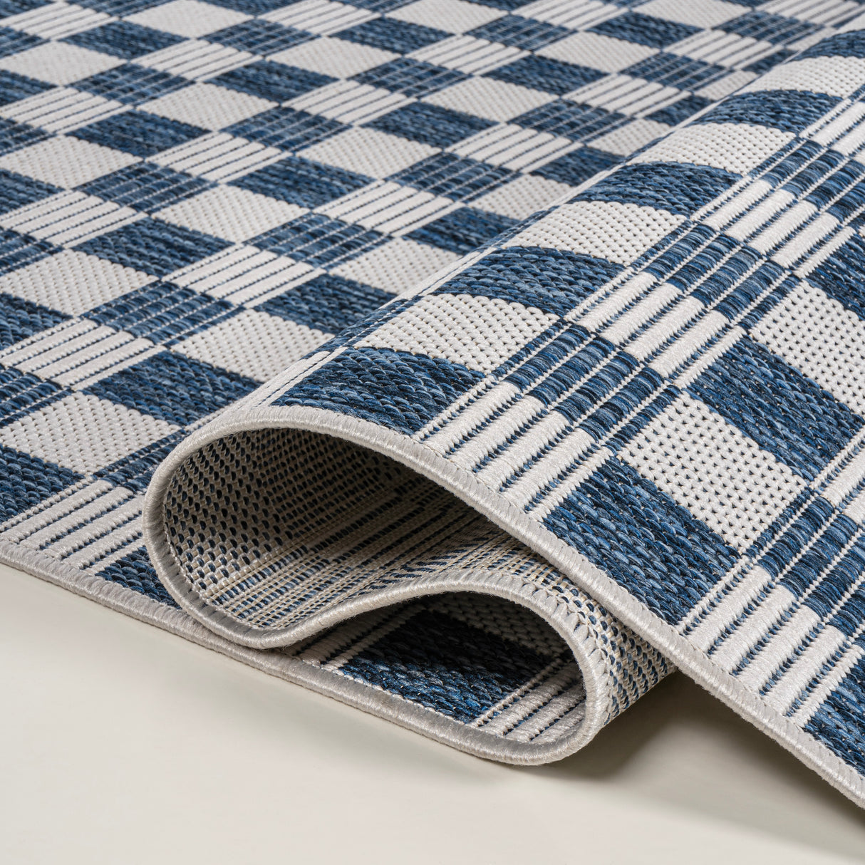 Aimee Traditional Cottage Chic Checkerboard Indoor/Outdoor Area Rug