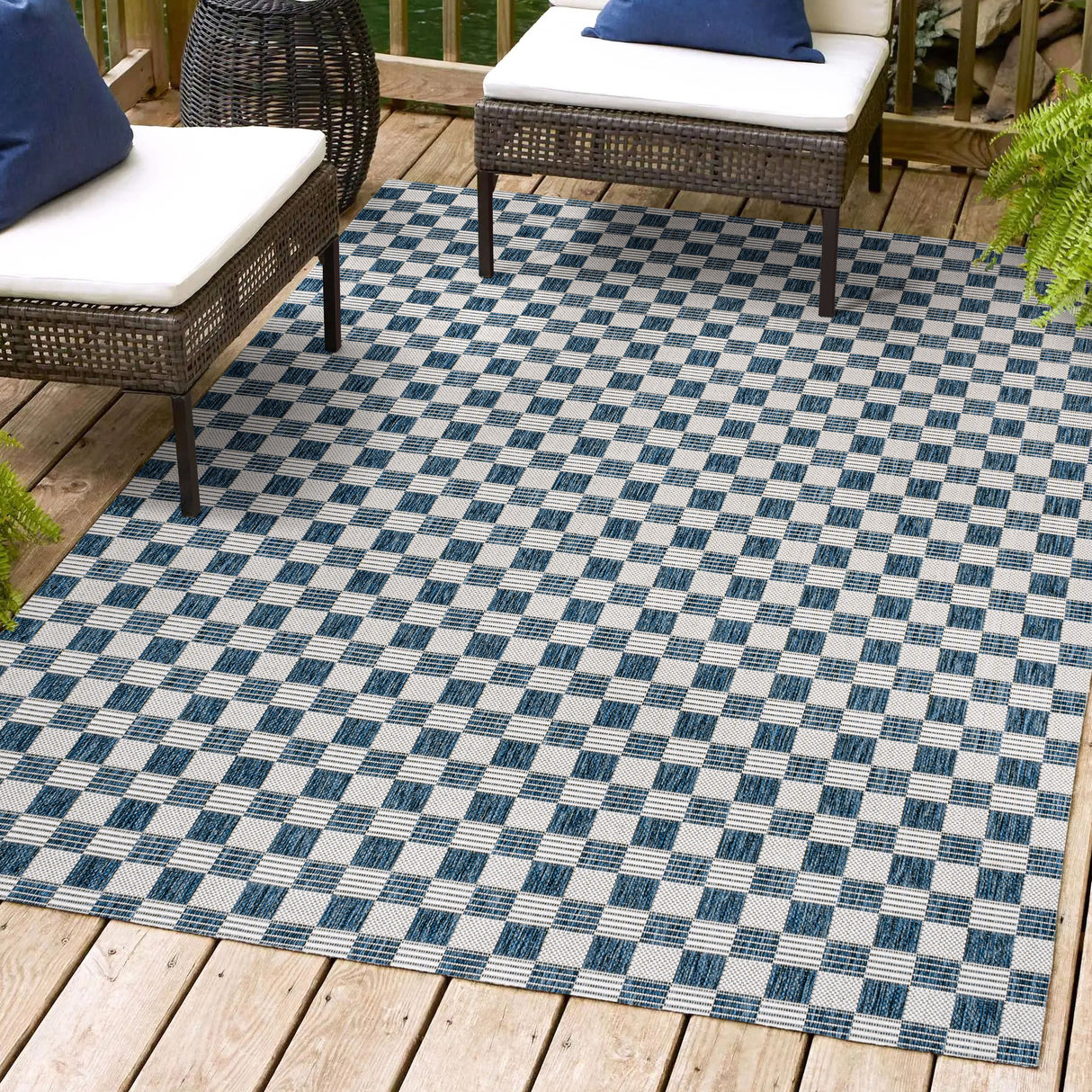 Aimee-Traditional-Cottage-Chic-Checkerboard-Indoor/Outdoor-Area-Rug-Outdoor-Rugs