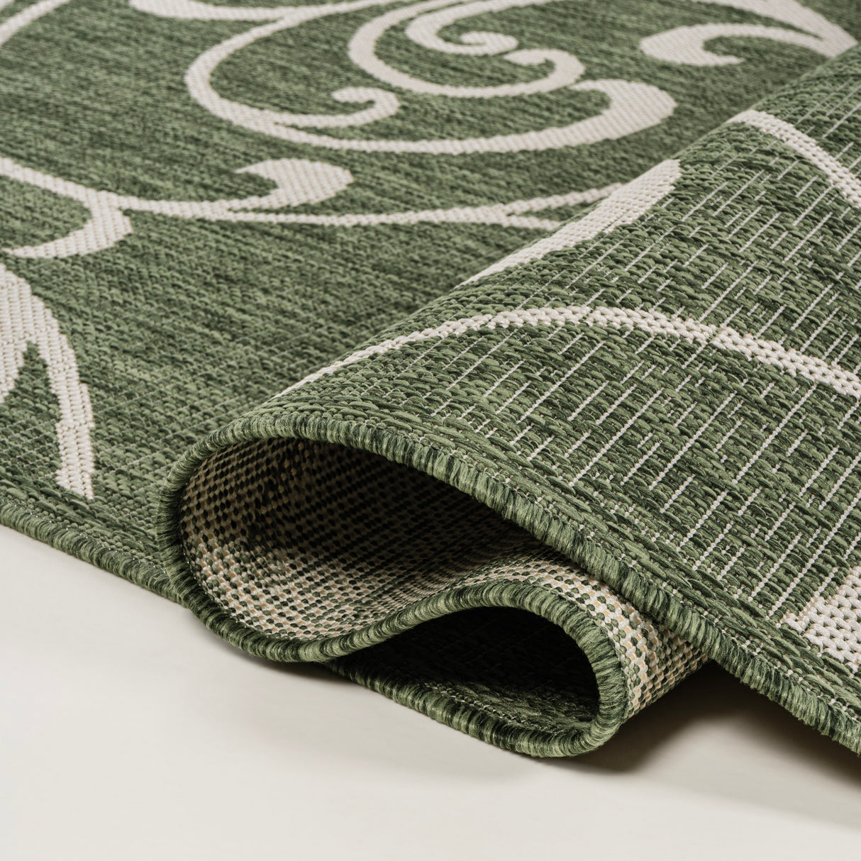 Maribel Traditional Classic All-Over Scroll Indoor/Outdoor Runner Rug