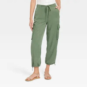 Universal Thread Women's Cargo Pants High-Rise Straight Leg Casual Fit