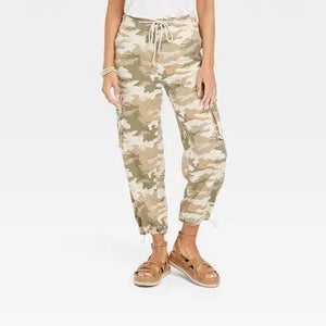 Universal Thread Women's Cargo Pants High-Rise Straight Leg Casual Fit