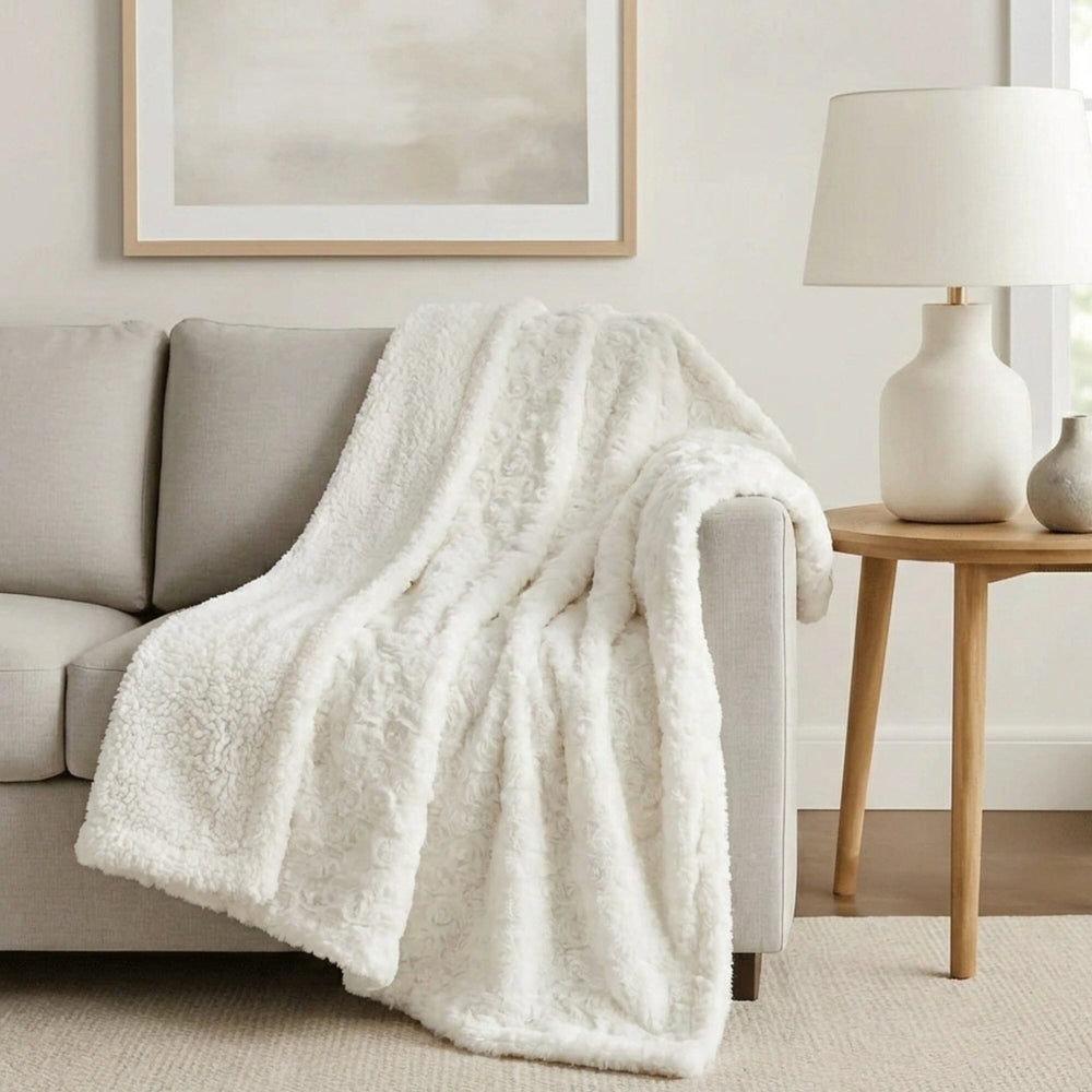 DaDa Bedding Luxury White Roses Fluffy Soft Sherpa Backside Faux Fur Throw Blanket (K11)