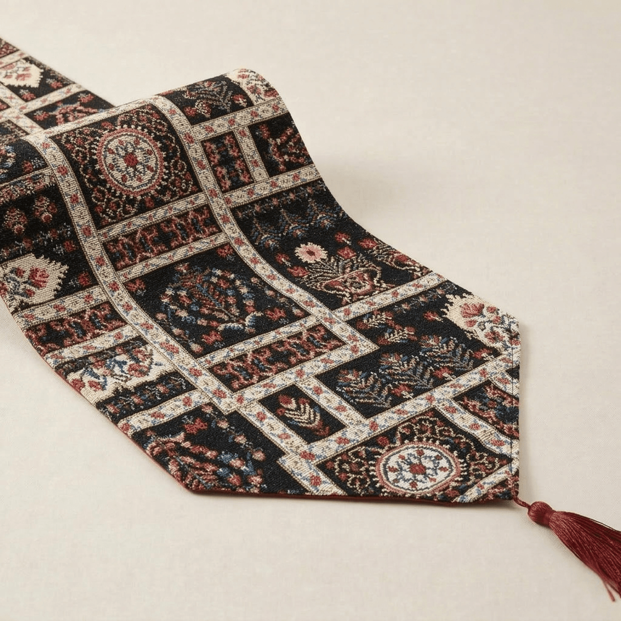 DaDalogy Bedding Elegant Woven Mughal Floral Tapestry Table Runner, Dark Noir Botanical Vintage Fleur (18197)