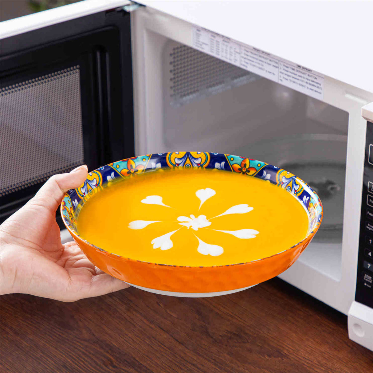 Simi 16 Piece Dinnerware Set