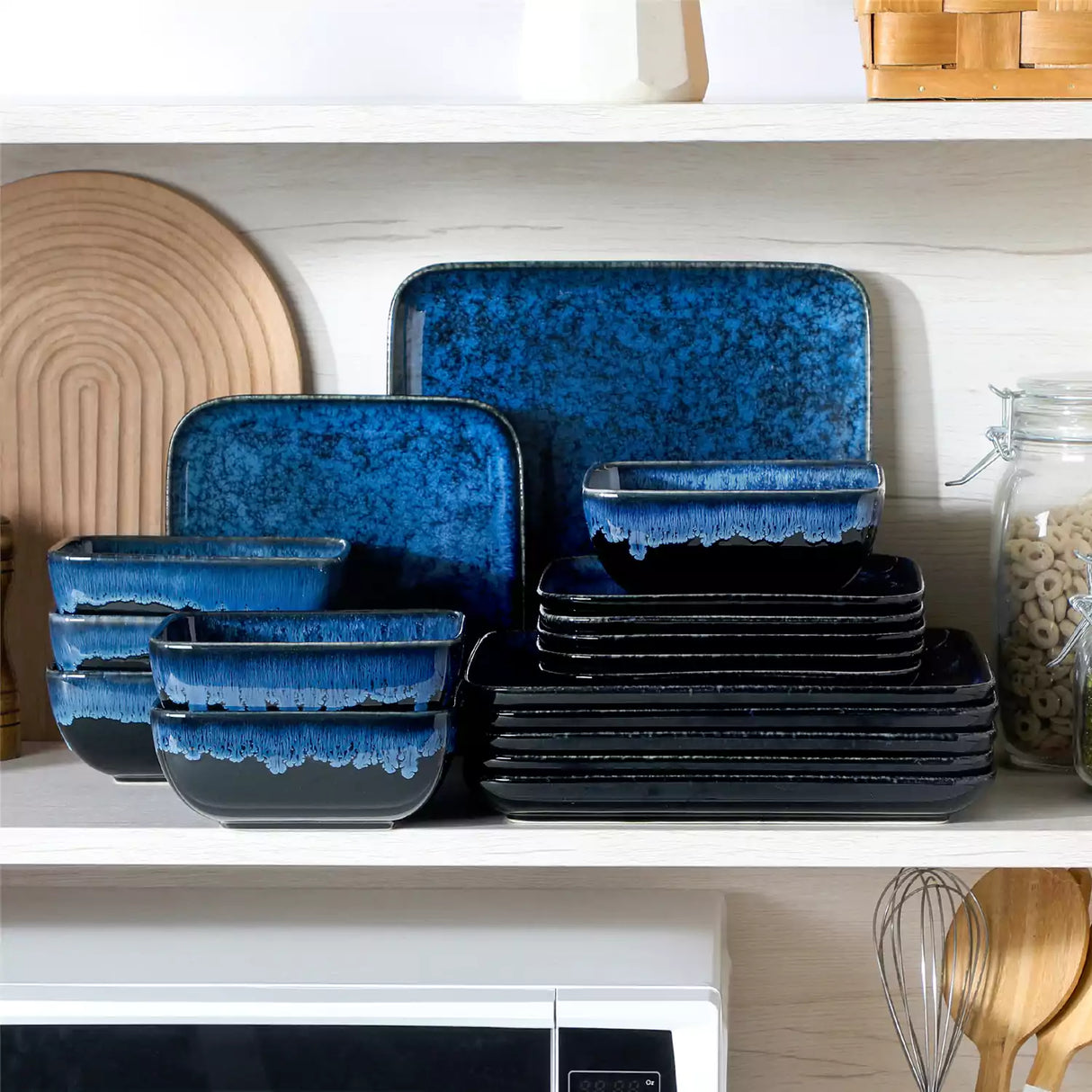 Stern 18 Piece Dinnerware Set