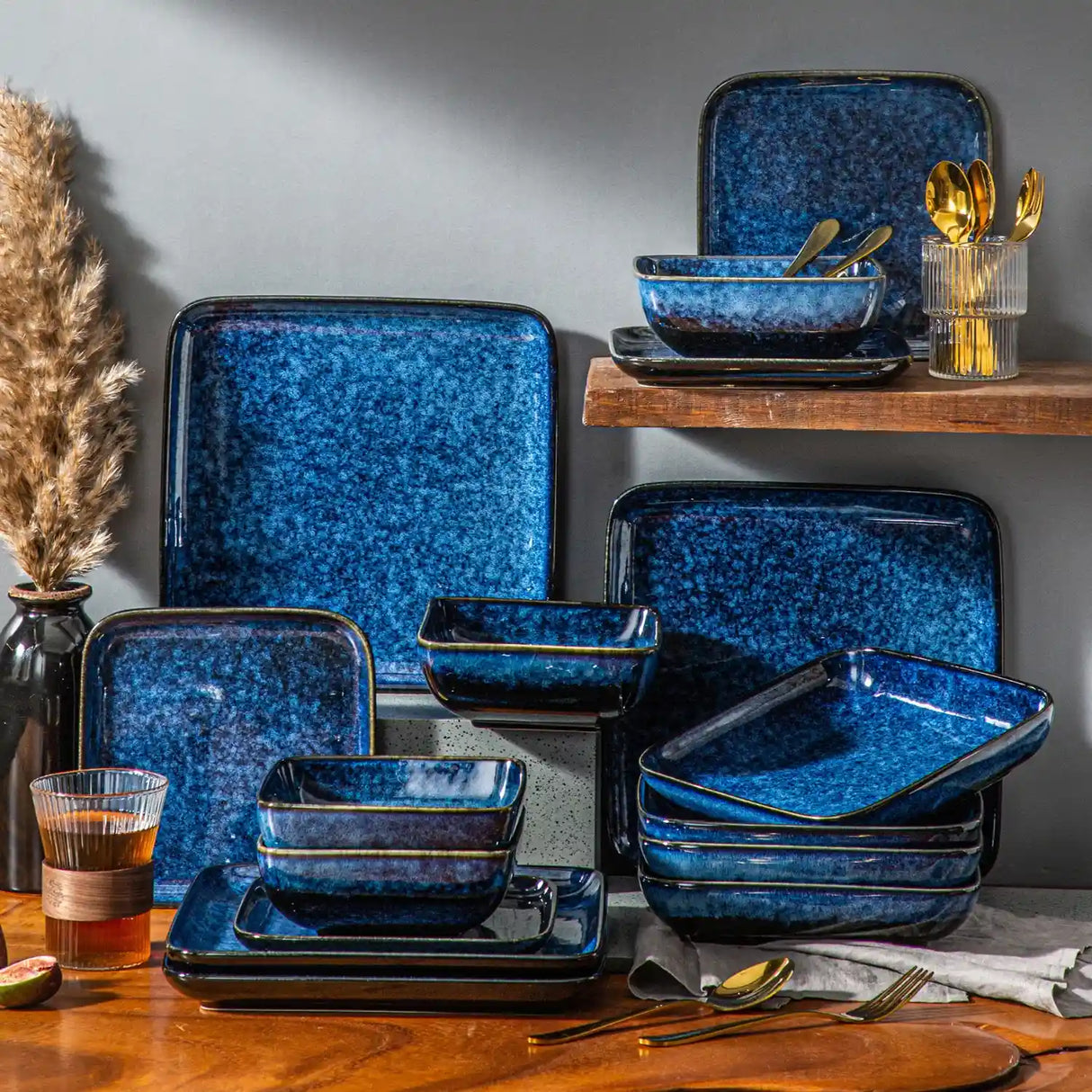 Stern 16 Piece Dinnerware Set