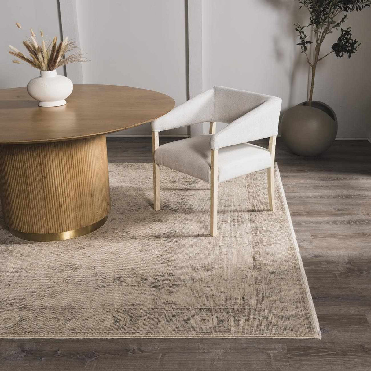 Fetscher II Vintage Medallion Area Rug