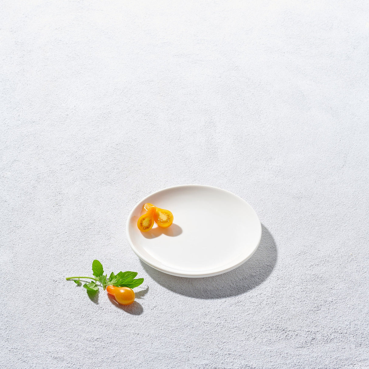Lightning, Coupe Round Plate-Set of 4