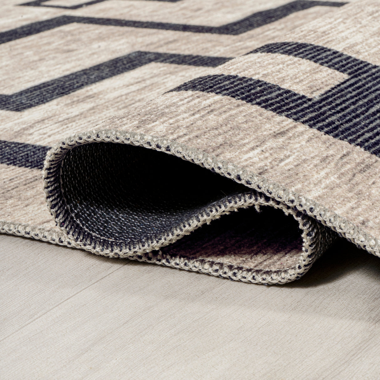Ashkii Minimalist Medallion Machine-Washable Runner Rug