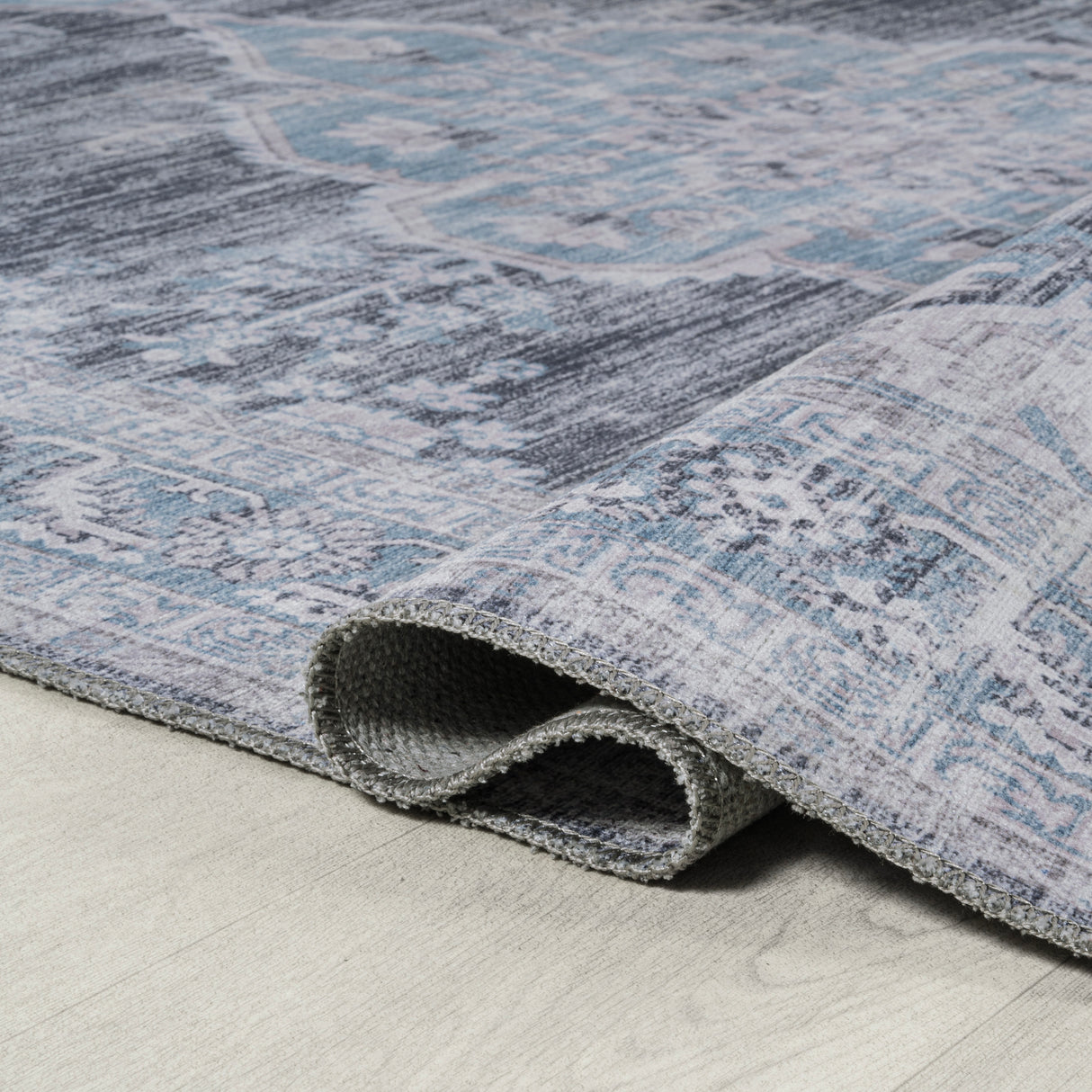 Wincer Chenille Cottage Medallion Machine-Washable Area Rug