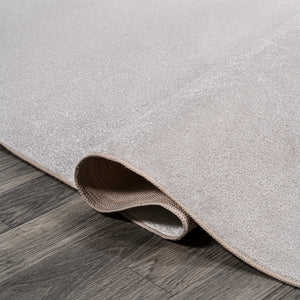 Twyla Classic Solid Low-Pile Machine-Washable Runner Rug