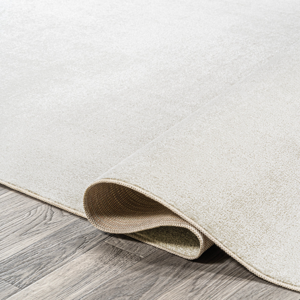 Twyla Classic Solid Low-Pile Machine-Washable Runner Rug