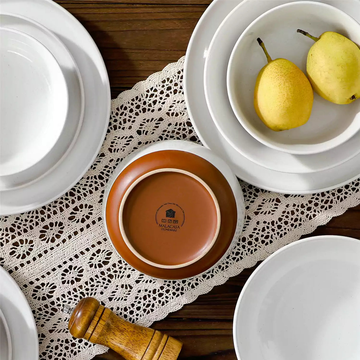 Zora 16 Piece Dinnerware Set