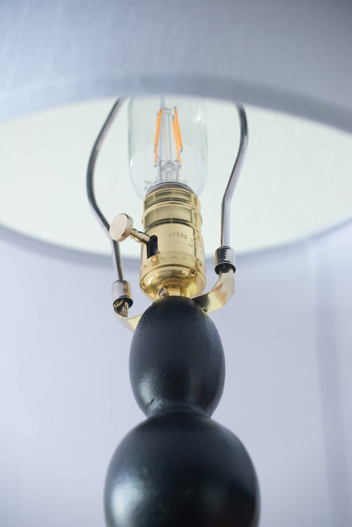 D15x29.5" Table Lamp