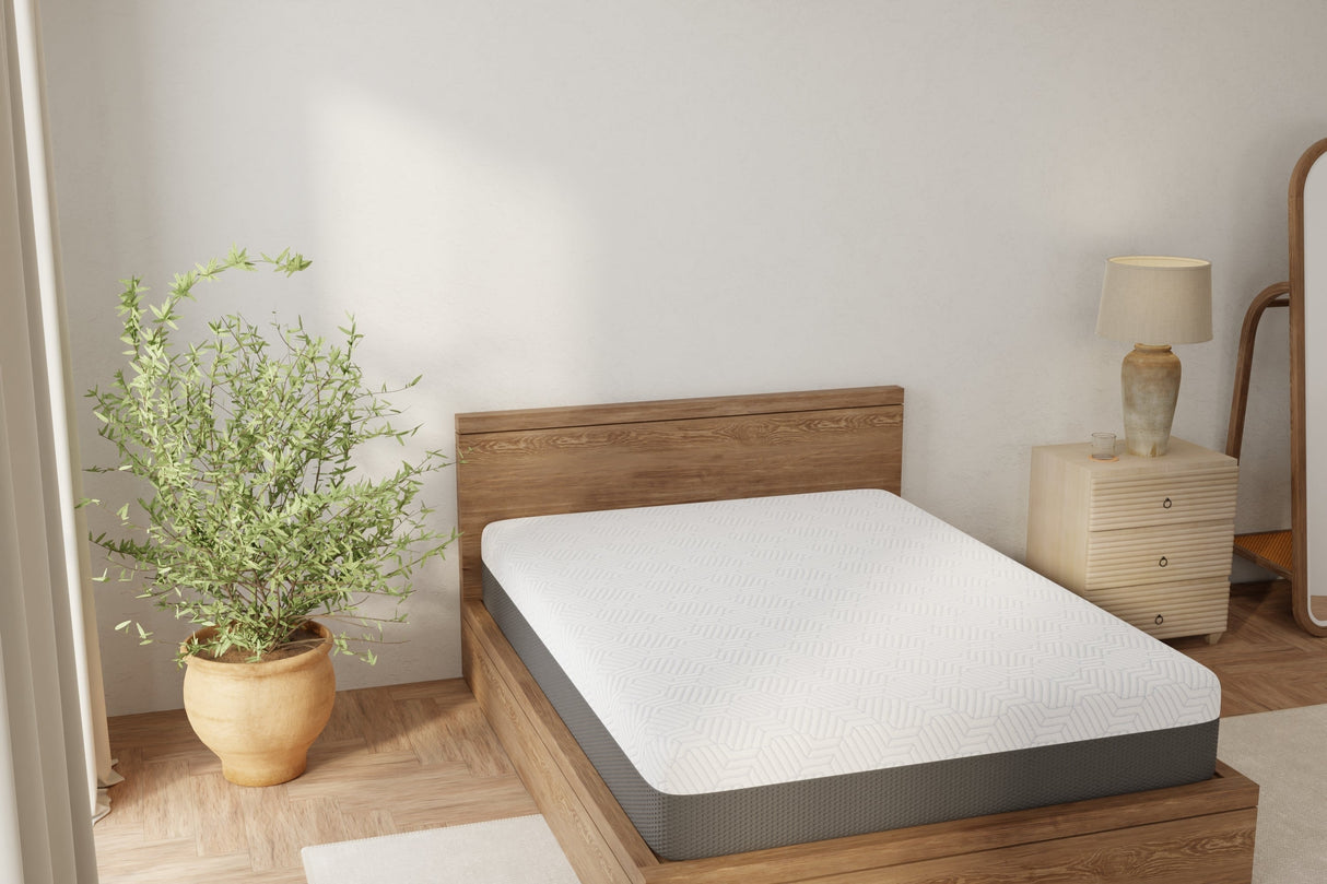Omne Fria 12"  Memory Foam Soft Mattress  with Cooling Cover