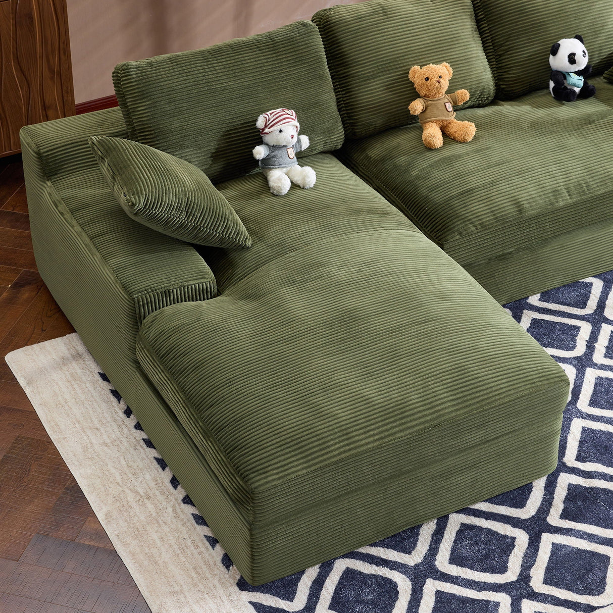 Compressed Sofa With 3 Back Cushions, 2 Throw Pillows
