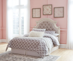 Realyn - Full UPH Panel Headboard - Chipped White