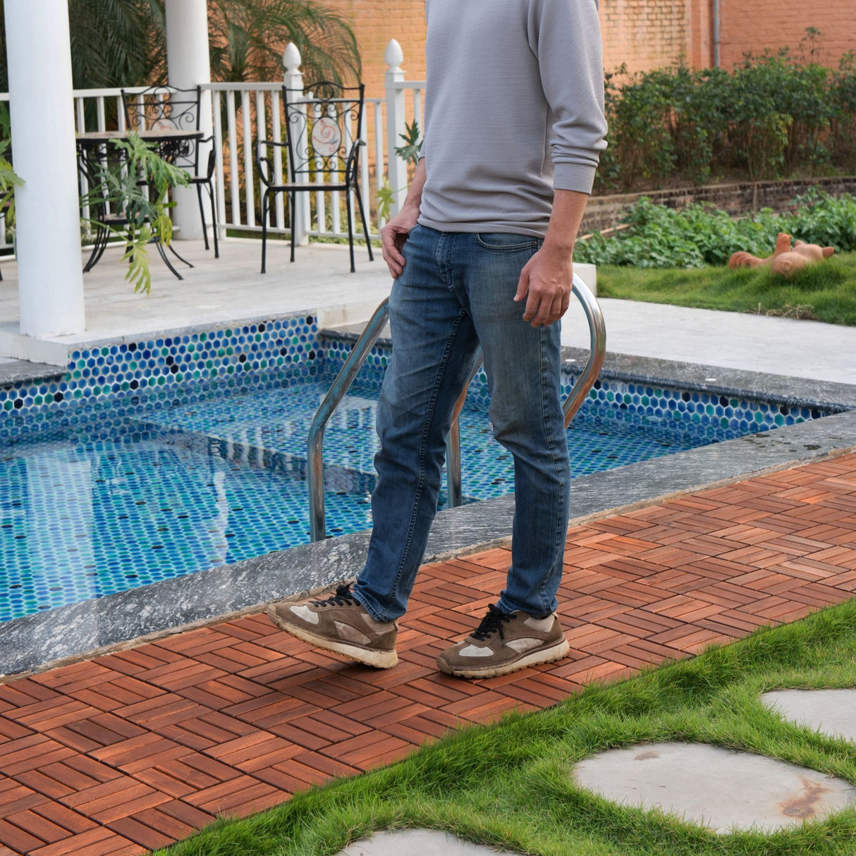 Acacia Wood Interlocking Deck Tiles Checker Pattern For Outdoor Flooring