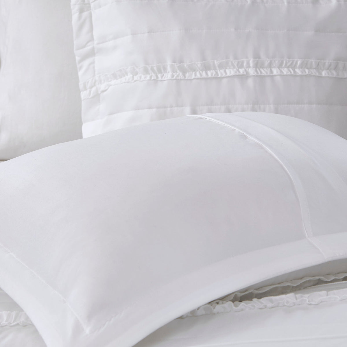 White Microfiber Ruffled Comforter Set with Decorative Pillow – Queen