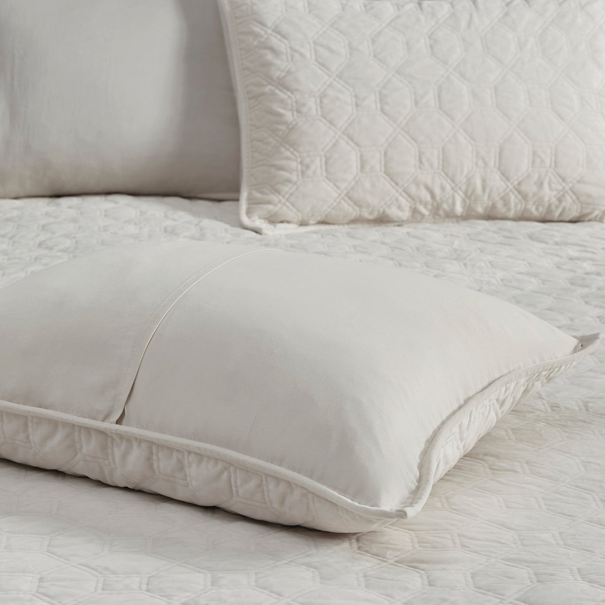 Ivory Velvet Quilt Set with Antimicrobial Finish - King/Cal King