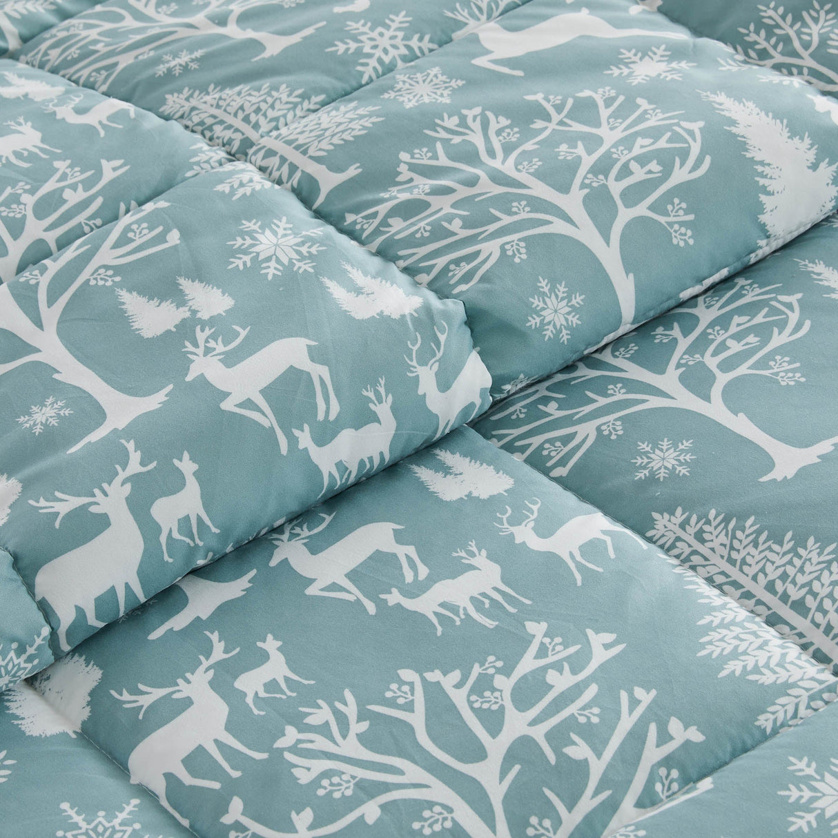 Reversible Christmas Comforter and Sham Set - Holiday / Lodge Odette Collection