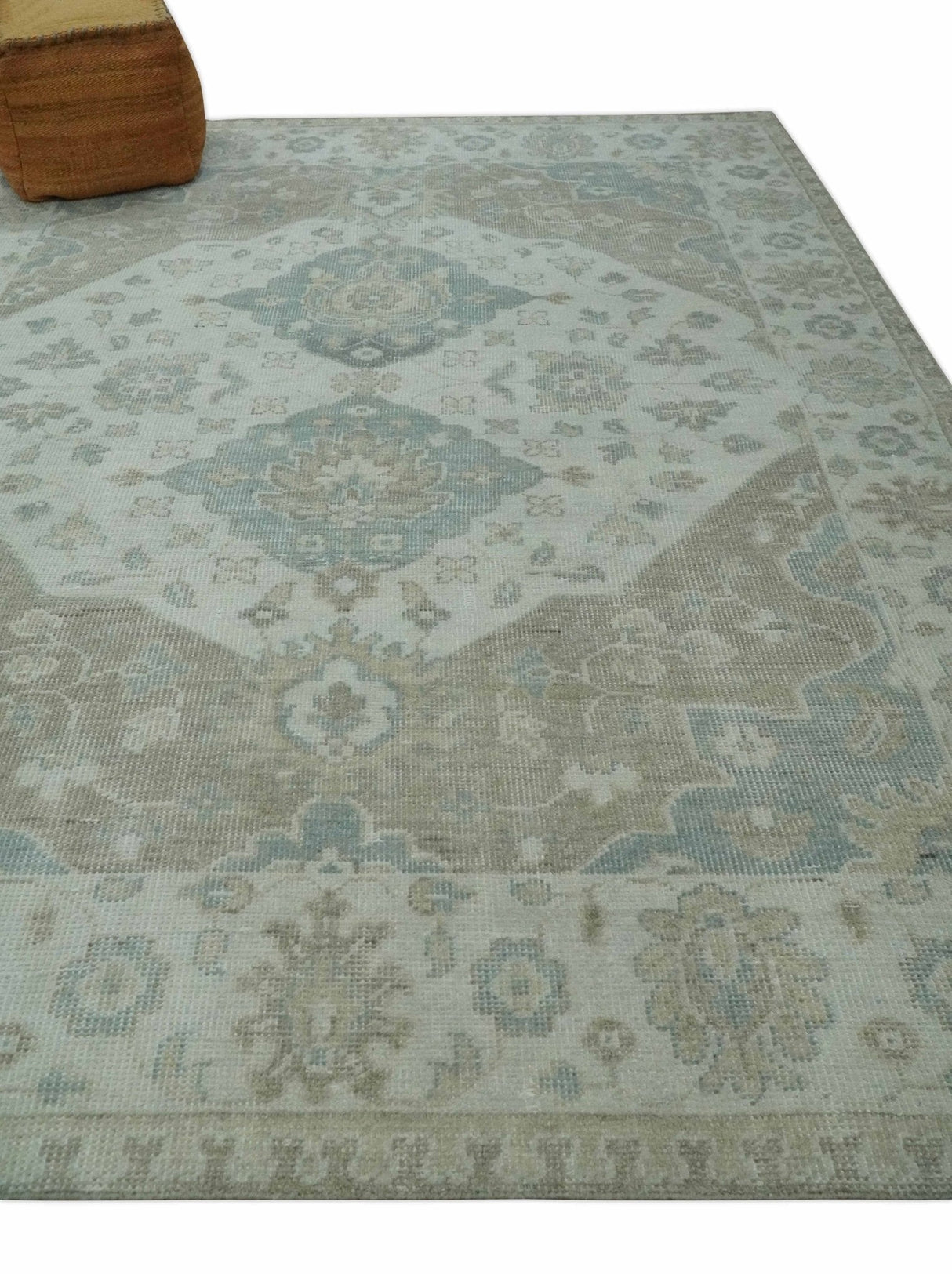 Antique Design Medallion Earthy Ivory and Camel 8x10 wool Area Rug