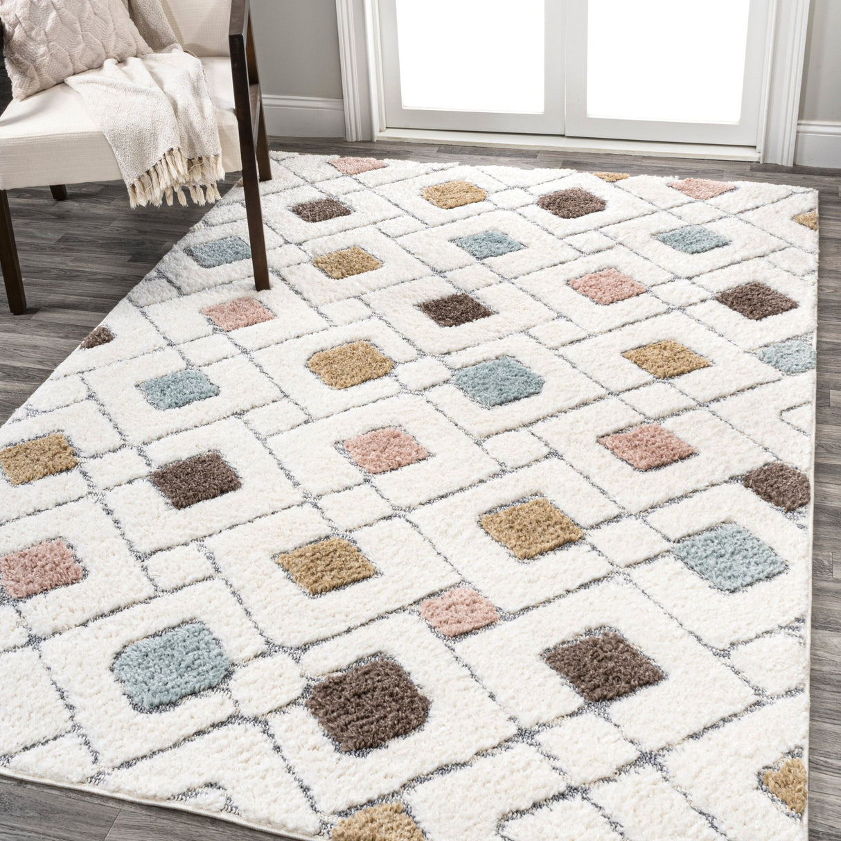 Astrid Retro Trellis High - Low Area Rug - Tuesday Morning - Area Rugs